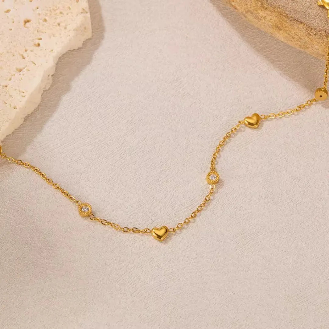 Dainty heart chain bracelet