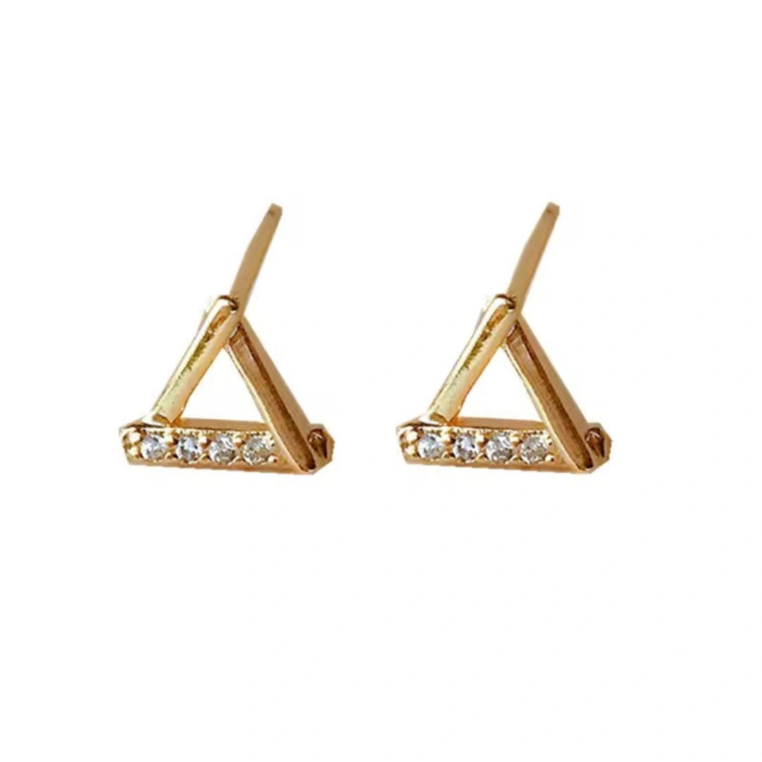 Triangle diamond Stud