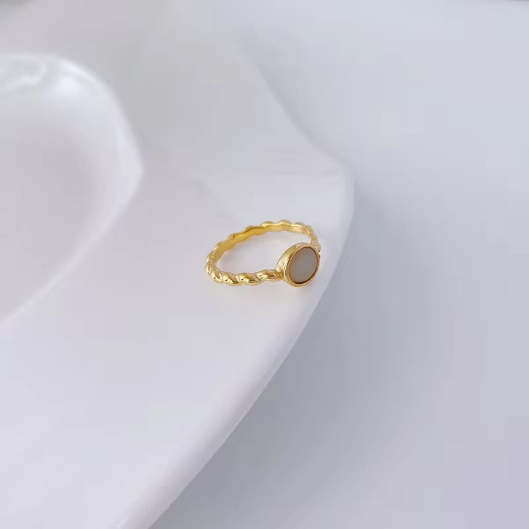 Cateye Ring
