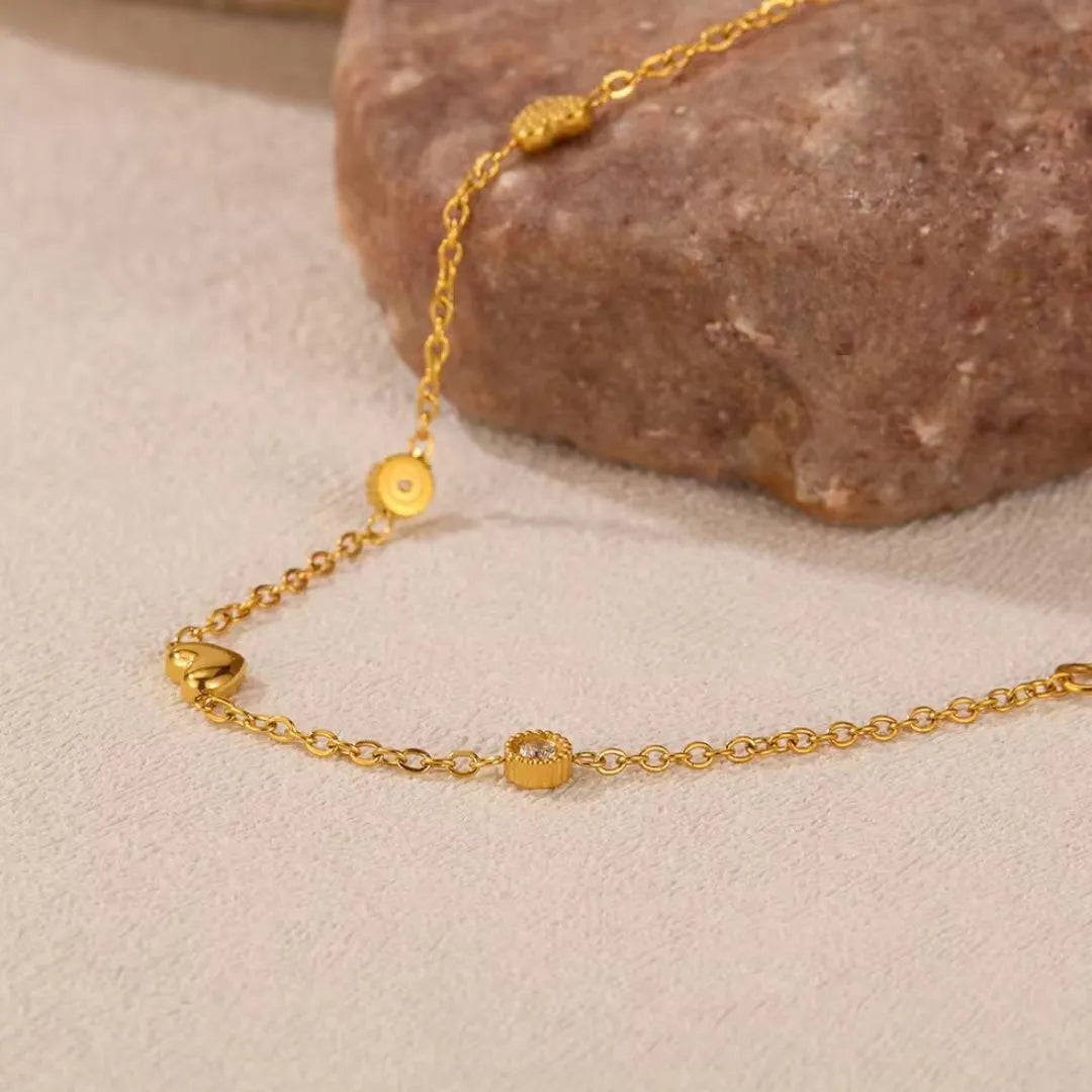 Dainty heart chain bracelet