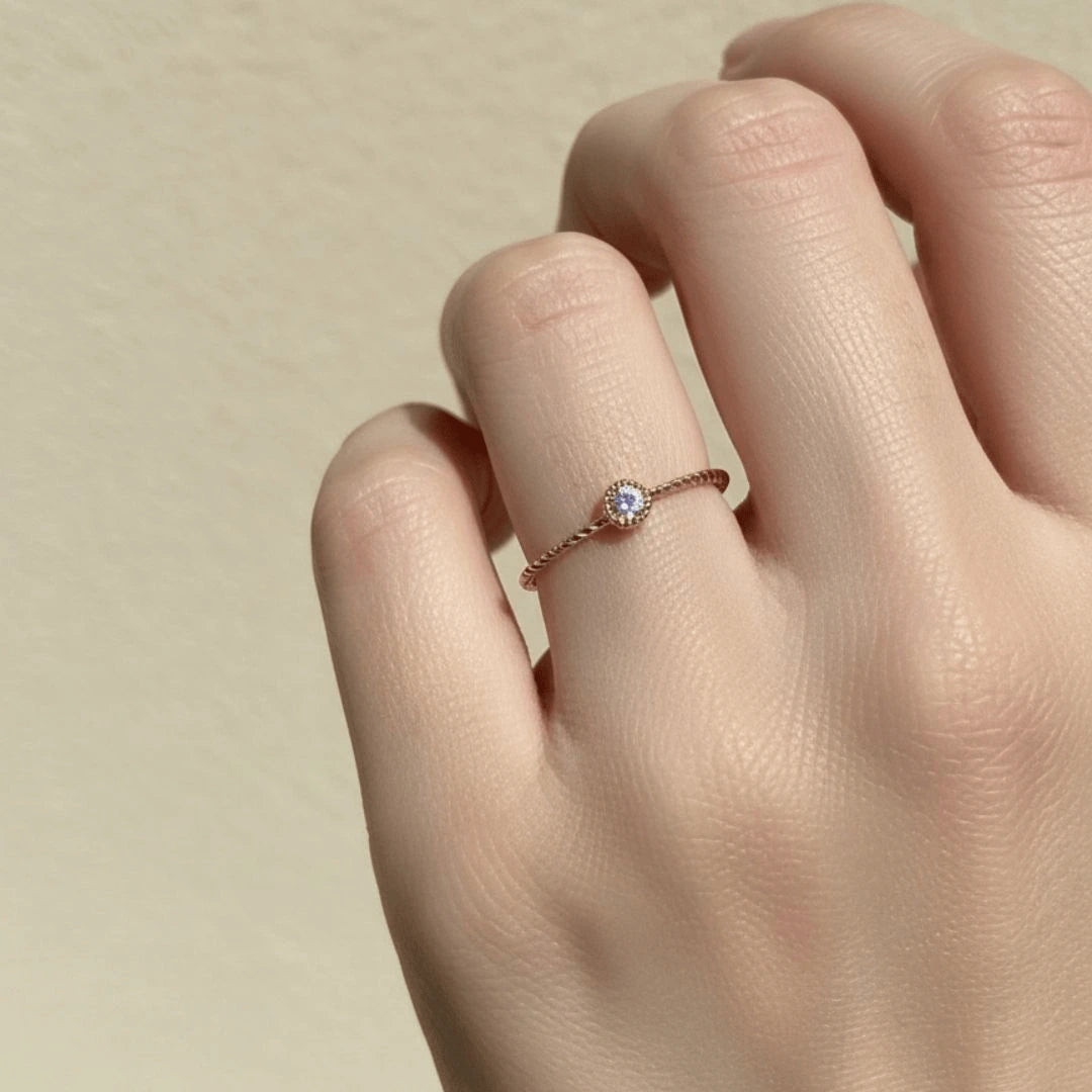 Minimal Diamond ring